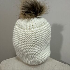 Elegant Cream Knit Beanie with Faux Fur Pom-Pom